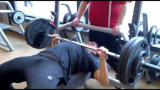 Hans Bankdrukken 14 X 100 Kg..mp4