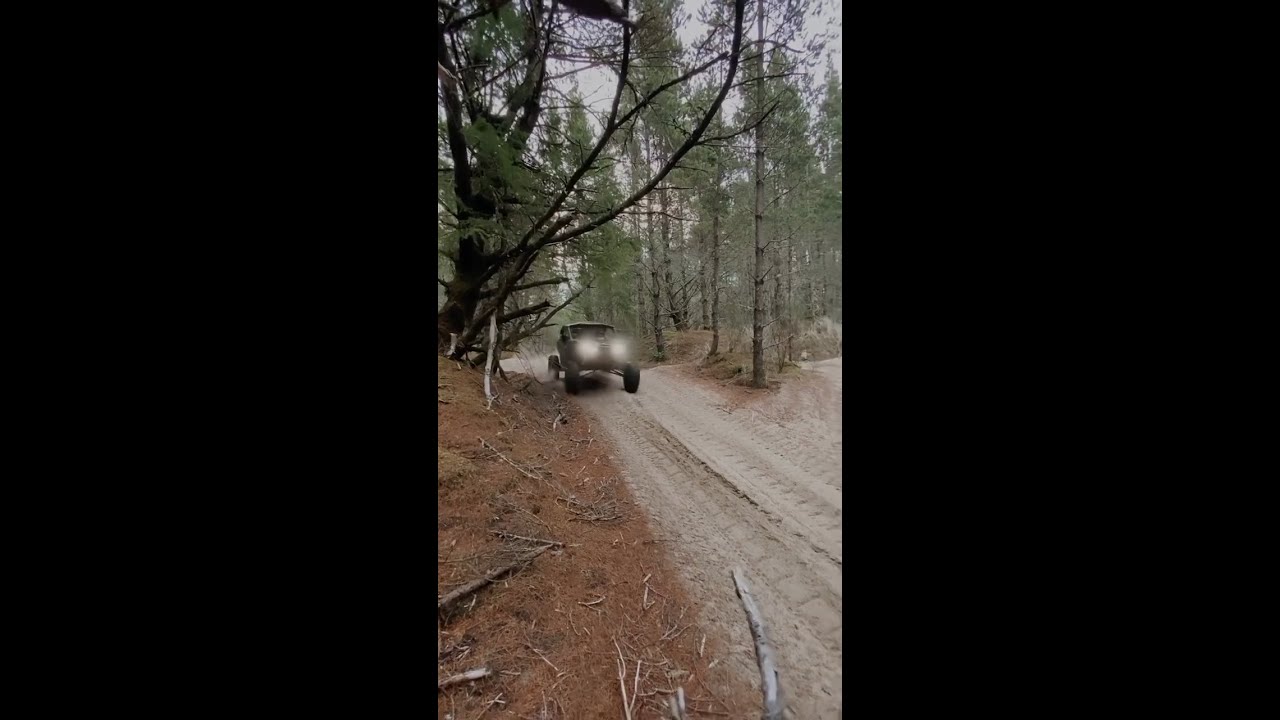 Can-Am Maverick X3 RIPS Through the Trails Like its EASY... 