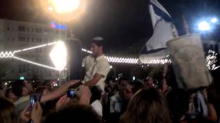 Simchat torah rabin square 2012-4