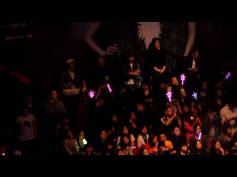 20100418 Joey @ Twins concert 女校男生