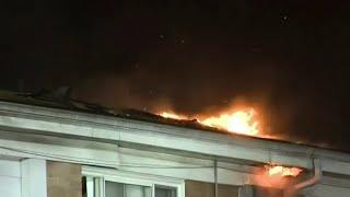 Child hurt in Warren apartment fire
