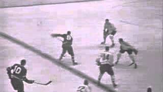 Dick Duff scores