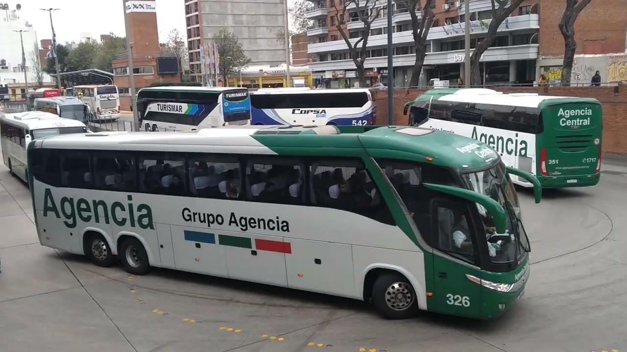 EXTERIOR | Movimiento en Tres Cruces en el primer miércoles de vacaciones de primavera.