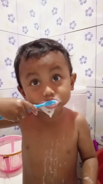 bocil tutor gosok gigi