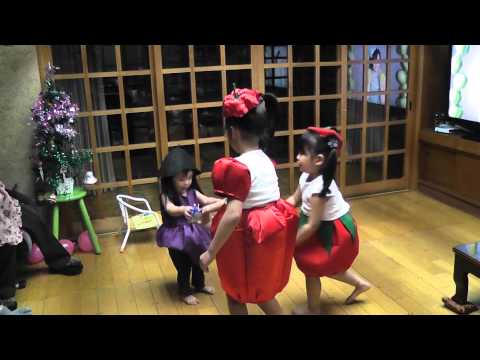 ＡＫＢの野菜シスターズを三姉妹で踊りました