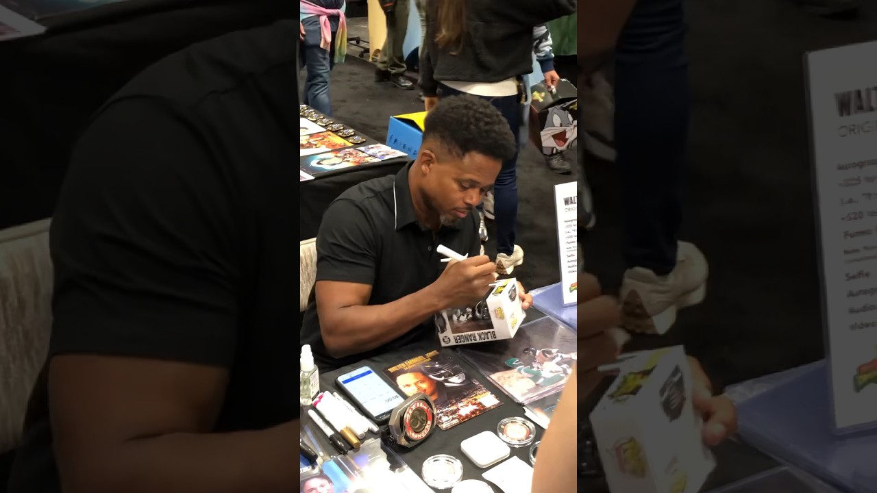Black Rangers Walter Emanuel Jones at Comic Con 2023 NY City 