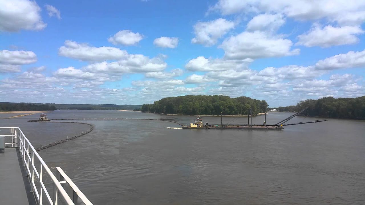 Topping spill barge with floating pipeline