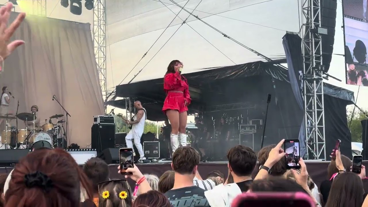 Ewa Farna - Měls mě vůbec rád (Hlučín, Štěrkovna Open Music, 25.07.2024)