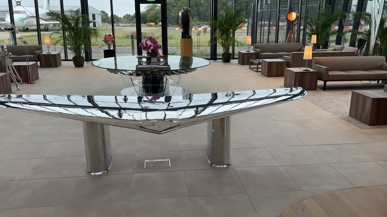 Hawk Red Arrow Acrobatic Tailplane Desk XX319