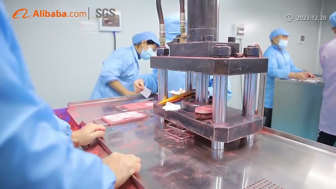 Dongguan Ouqian Cosmetics specializes in the R&D, manufacturing of color cosmetics cosmetics product