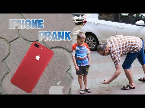 3d-iphone-11-pro-max-picture-on-the-ground-prank