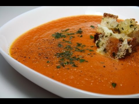 Vidéo: Soupe à La Purée De Tomates Au Four