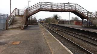 66175 passing through Brigg Station with a pway tr