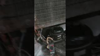 fridge# technician #voltmeter Dekhkar# Bata sakta hai#shots video #viral #trending #youtubeshorts