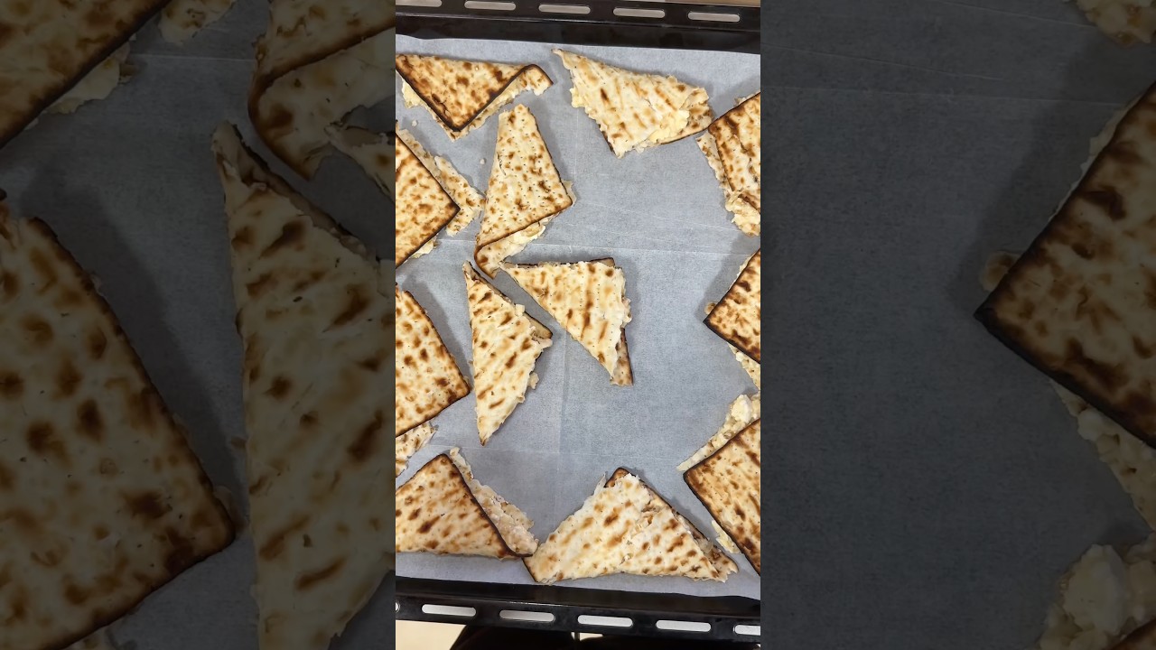 בורקס מצות וגבינות עם בצל מקורמל בקלי קלות!!