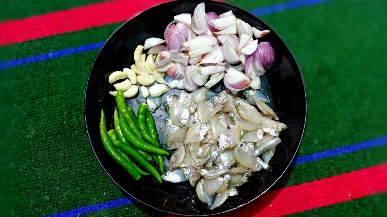 শিল পাটায় বেটে চান্দা মাছের ভর্তা || Chanda Macher Vorta || Bangladeshi Vorta Recipe 