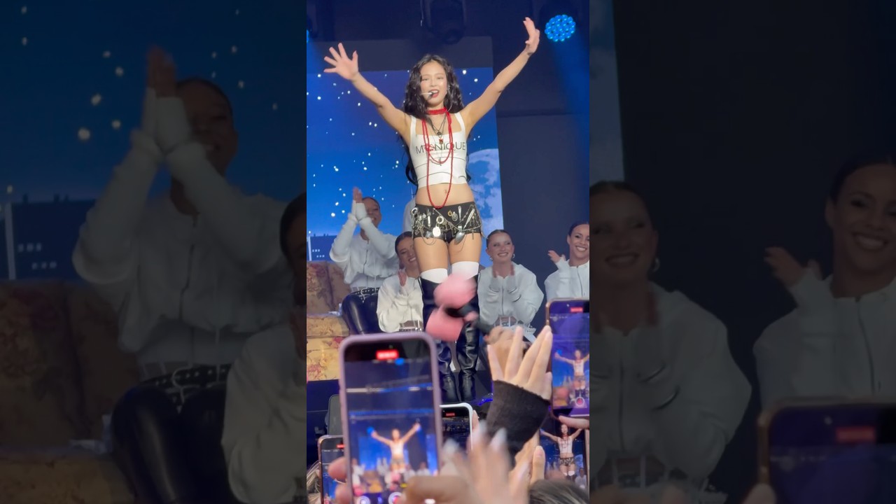 Jennie performed Mantra live on Jimmy Kimmel Live 💫✨ 