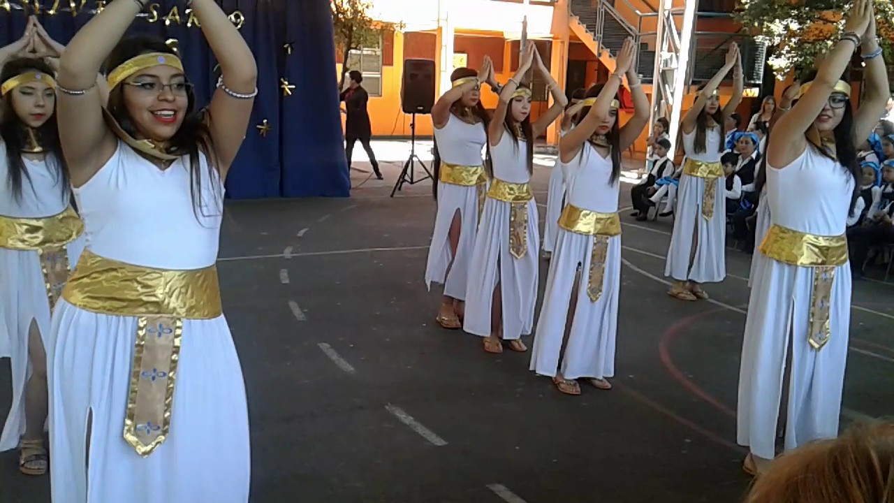 Baile egipcio en la escuela Camilo Henriquez