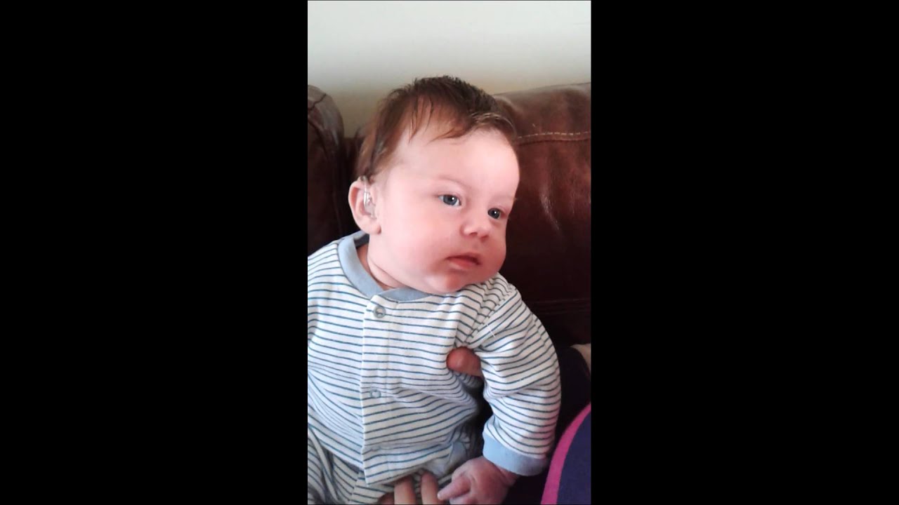 camera iphone 8 plus apk Leo listening to Mummy sing.