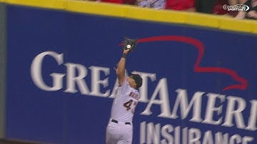 SF@CIN: Maxwell makes a nice running grab at the wall