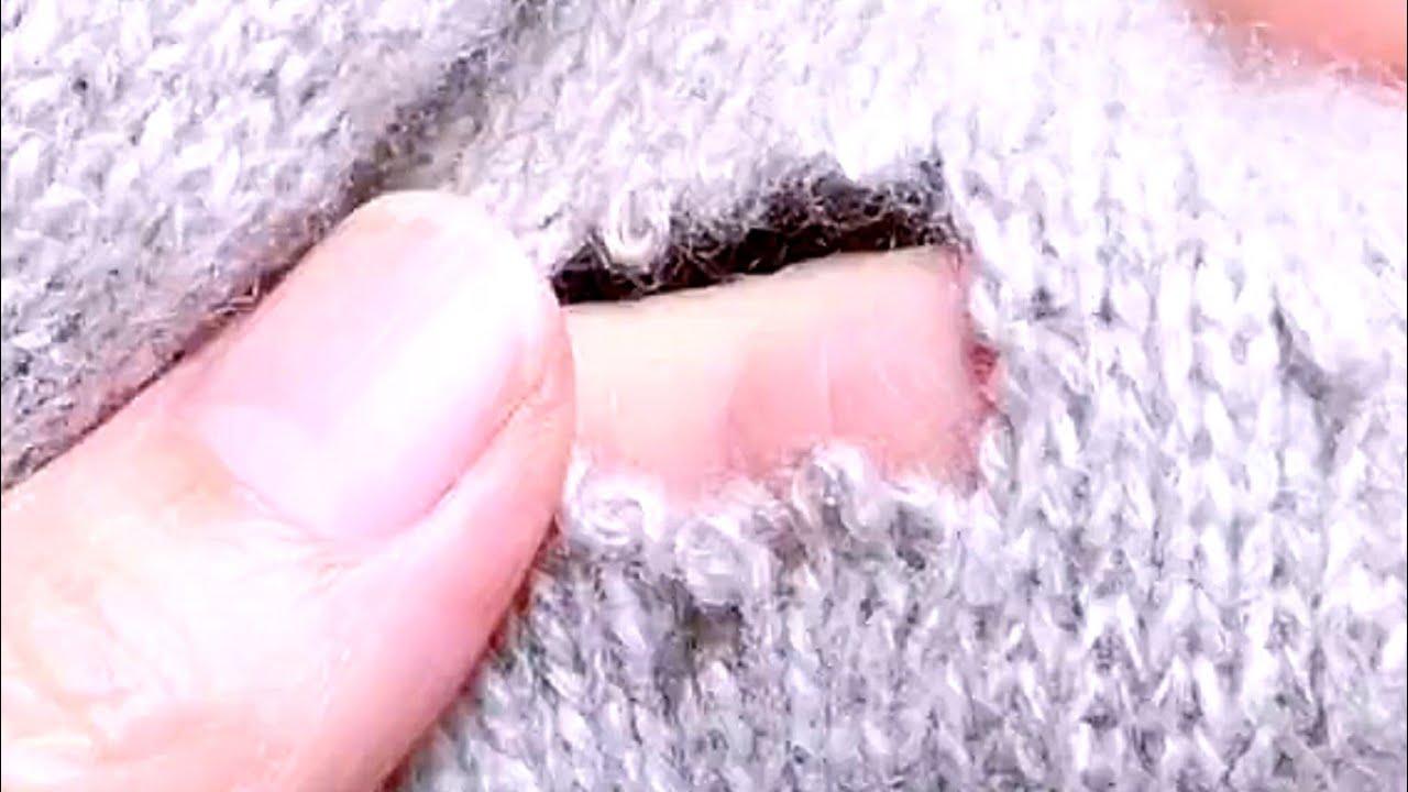 How to perfectly repair holes in knitted sweaters without leaving any ...