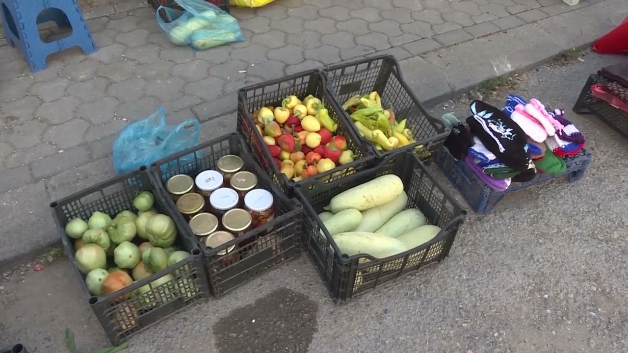 Gnjilane: Tezge pune sezonskog voća i povrća