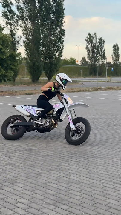 DRIFTERKA BOZI #supermoto #drift #girl