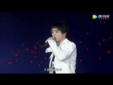 华晨宇《异类》现场点燃激情，真的是有魔力吸引般的精彩！