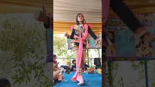 Senyuman Yang Bikin Hati Tenang