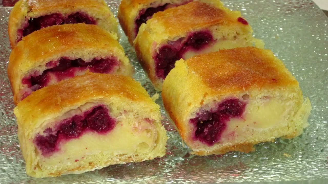 ŠTRUDLA SA VIŠNJAMA I PUDINGOM OD VANILIJE