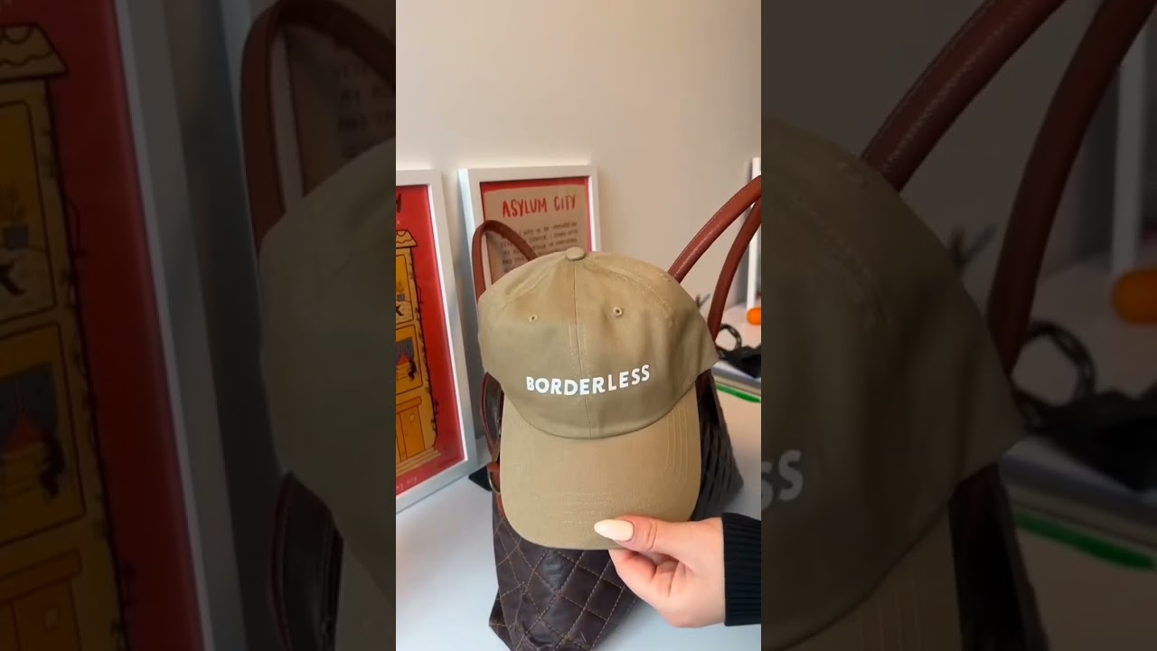 What is in a Borderless Magazine reporter bag?