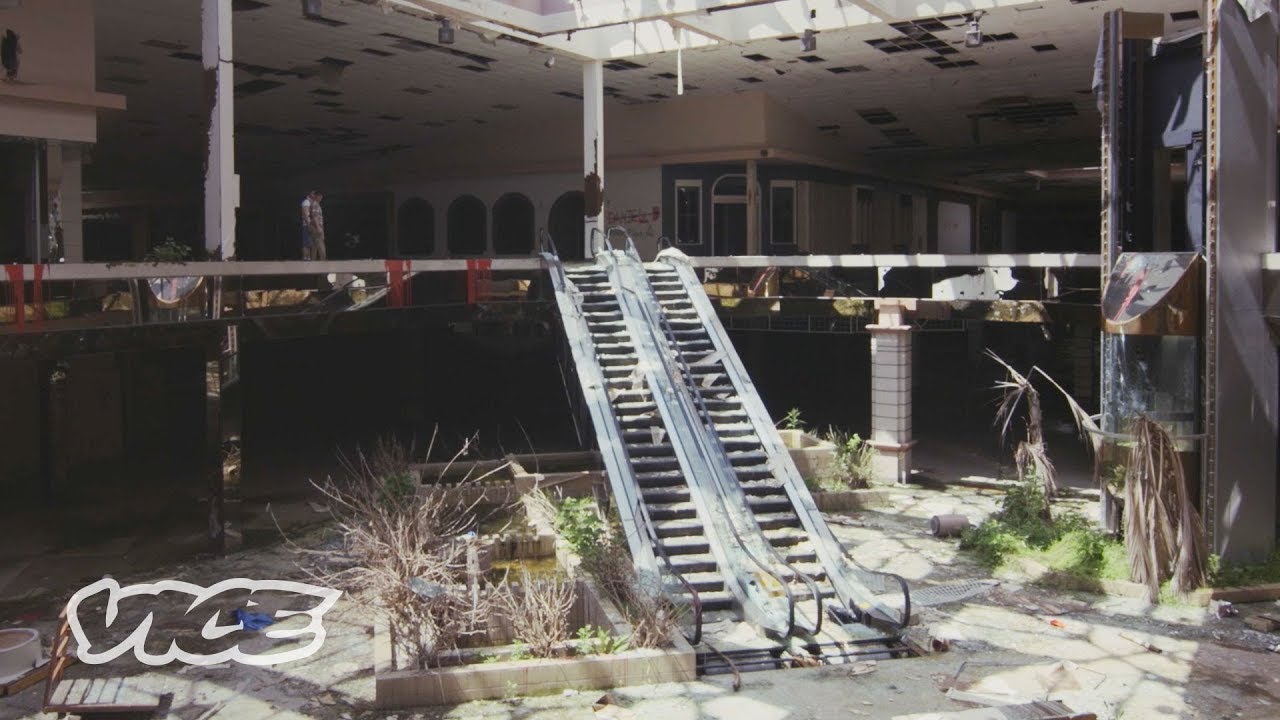 Exploring America’s Abandoned Malls With Rick McCrank