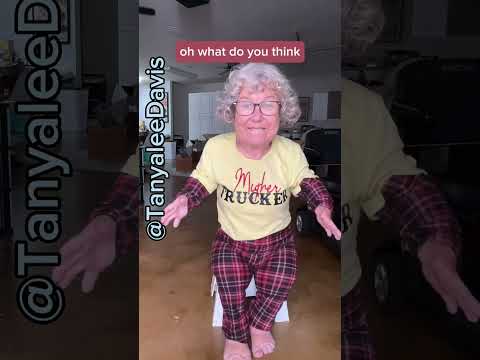 Tanyalee Davis bought New leggings