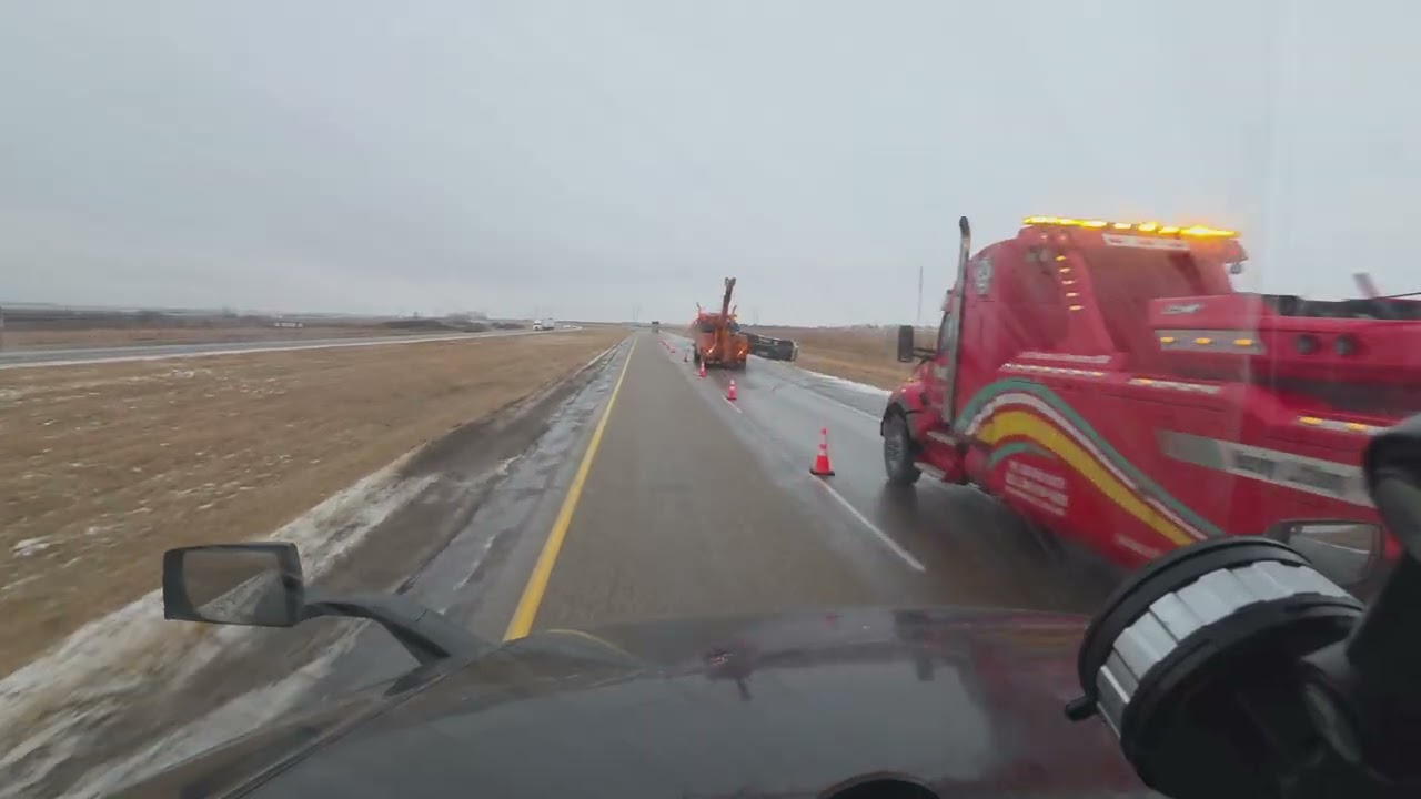 KIEROWCA CIĘŻARÓWKI W KANADZIE:typowy dzień #3-silny wiatr:trudno utrzymać drogę/ciężarówki w rowach