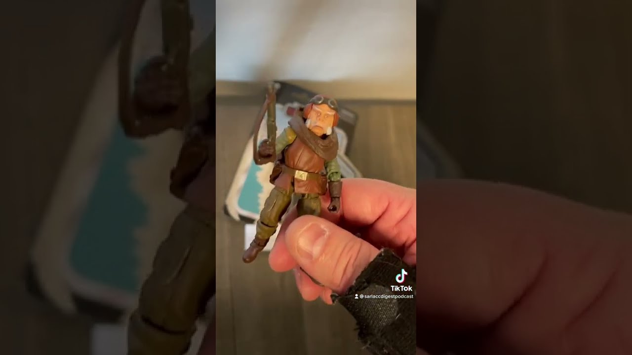 One Minute Toy Review Hasbro Vintage Collection The Mandalorian Kuiil 