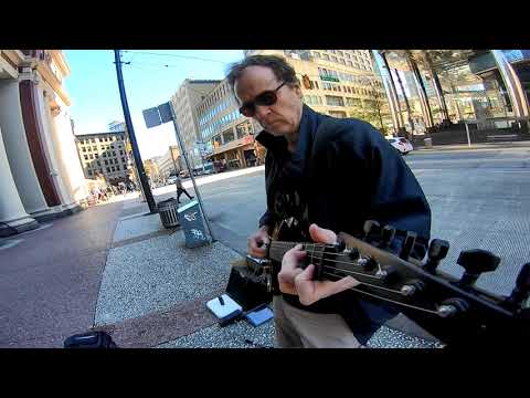 The Wall street shuffle - I play 10cc classic in the cold. Audience is even colder