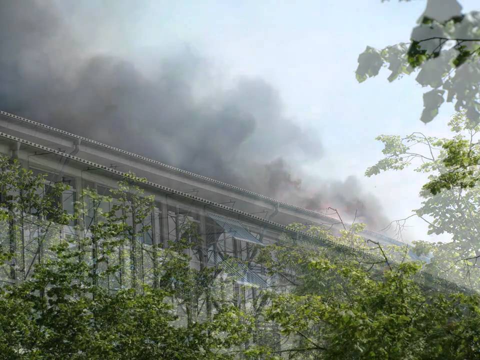Brand På Vapangård. (Heavy Fire)