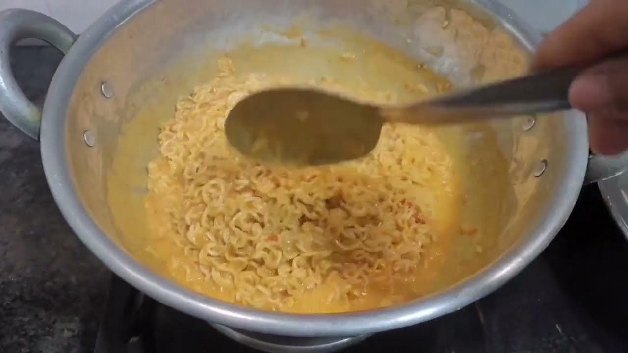 Viral cheesy Maggi masala recipe in tamil/Trending cheesy Maggi masala/Snacks recipe/kids favorite.