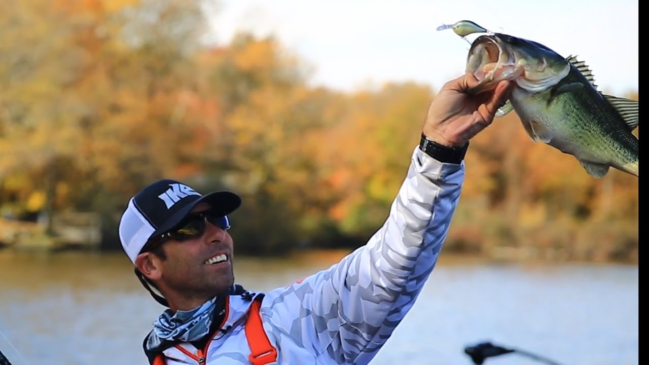 GOING IKE!!! Slaying Bass on Chatterbaits and Crankbaits (Ep. #3)