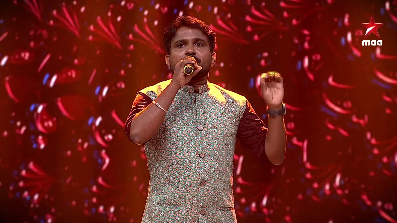 Adarakottesarandi 👌🏽👌🏽👌🏽 #StarMaaSuperSinger Sat & Sun at 9 PM on @StarMaa star maa movies