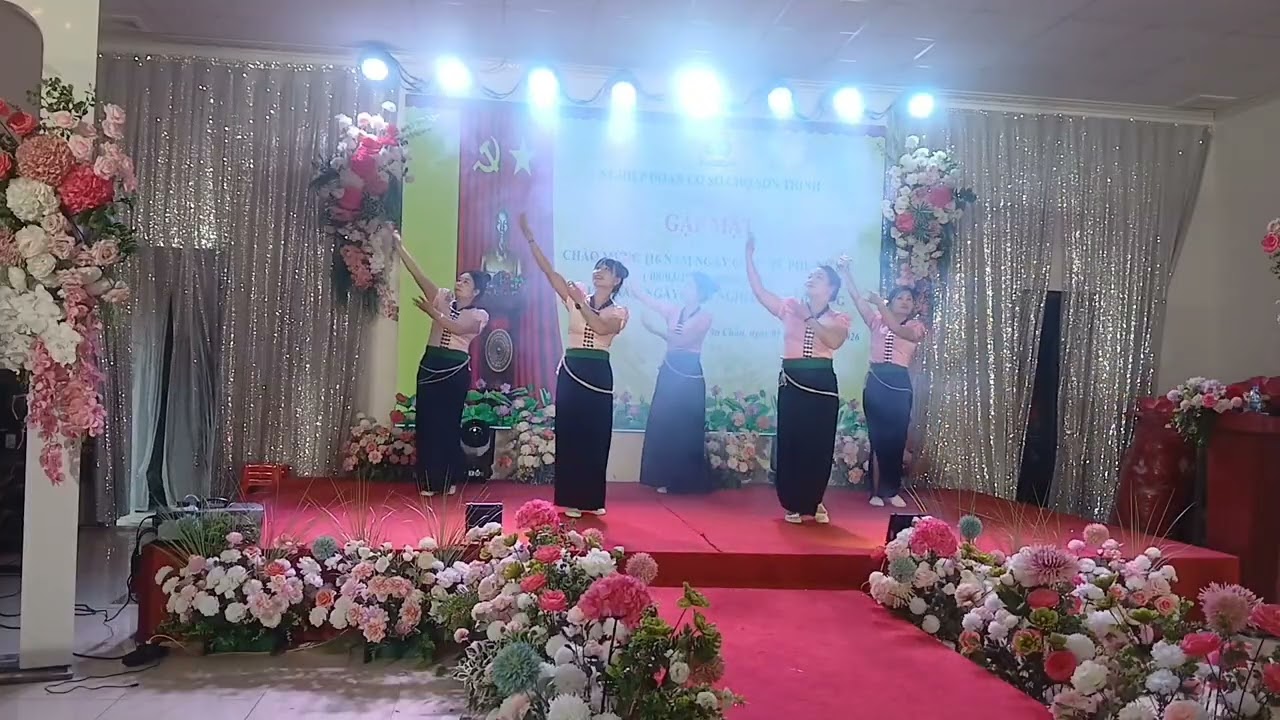 Múa Inh lả ơi Tốp muá nghiệp đoàn sơn  thịnh