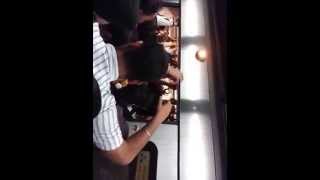 Horrible rush in Delhi Metro screenshot 4