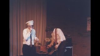 Ween (4/18/1989 Trenton, NJ) - never squeal