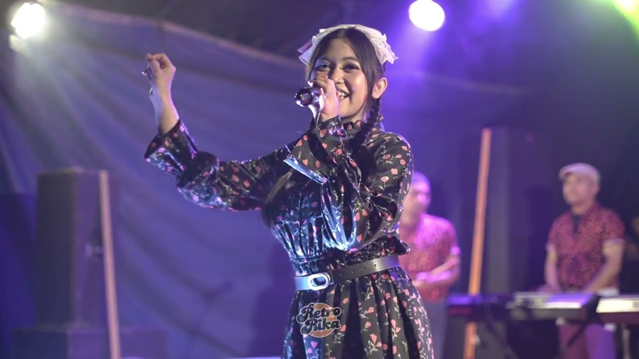 BUKIT BERBUNGA - FINANTI AURA ( OM RETRORIKA LIVE MERGOSARI GARUNG WSB )