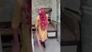 ये चोर है या कामवाली? 😂🧹 | Funny Robbery Fail. जब चोर घर की सफाई करने लग जाए!🤣#Comedy #shorts #funny