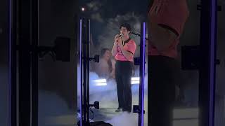 Jonas Brothers - The Tour - Columbia - Hesitate