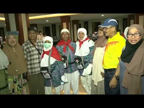 Calon Jemaah Haji Kab. Kolaka kloter 31 dan 33 resmi di Terima Embarkasi Makassar