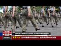 烏克蘭女兵高跟鞋踢正步閱兵 議員強烈反對