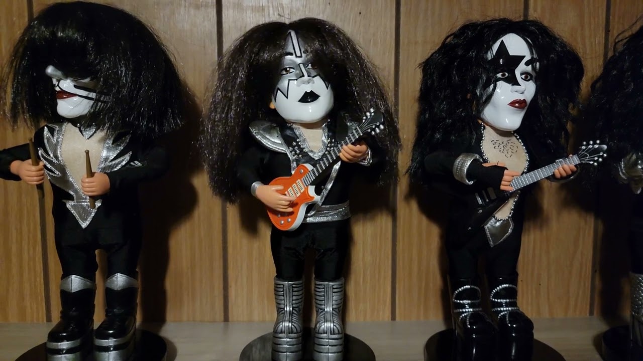 Gemmy 2004 Animated Kiss Soundalikes (complete) - YouTube