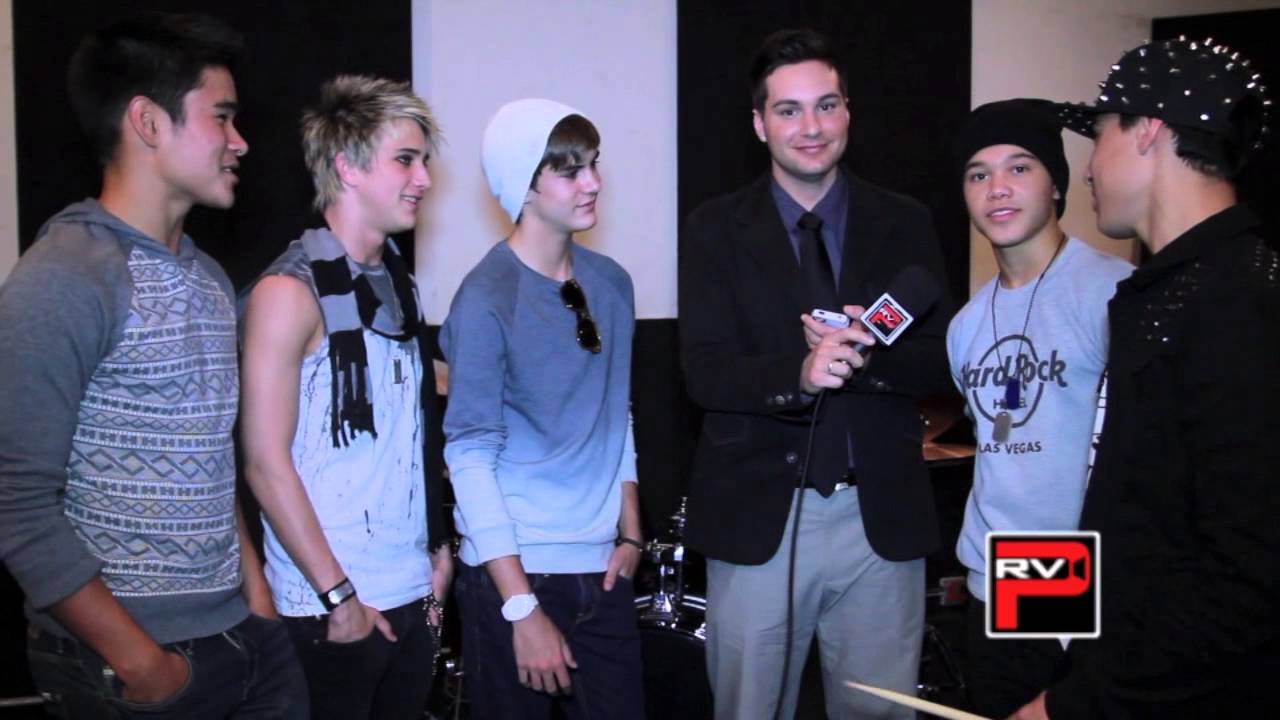 IM5 Gets A Marriage Proposal, Falls Out Of Bed and Loves Disneyland!